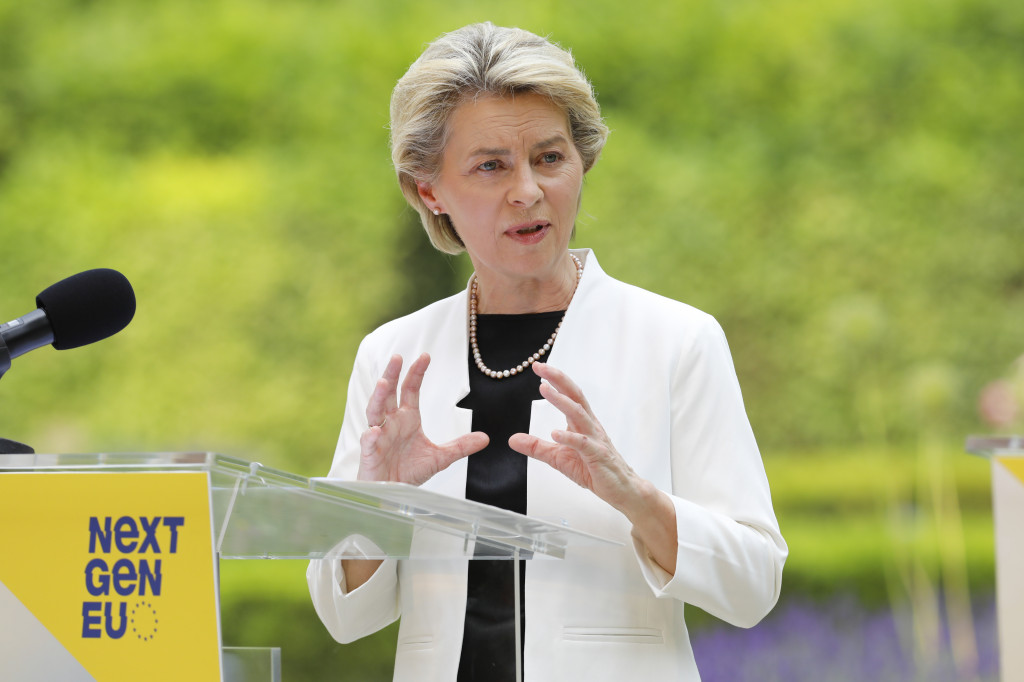 Predsedníčka Európskej komisie Ursula von der Leyenová zákon odsúdila (ilu)