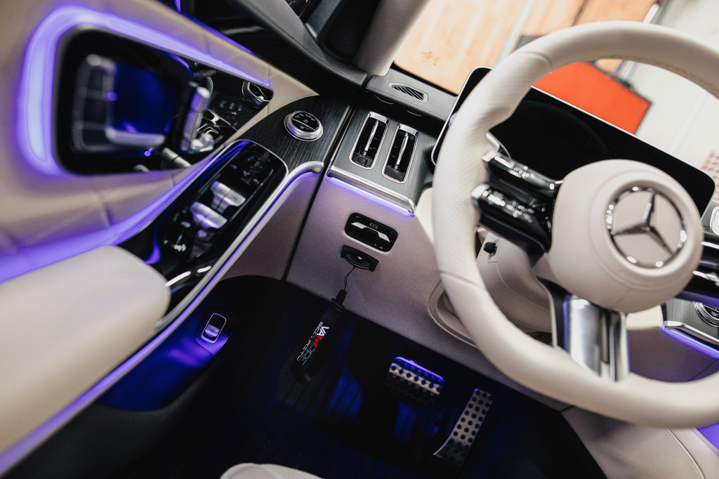 Bezkľ&uacute;čov&eacute; kr&aacute;deže: 3 sp&ocirc;soby, ako sa zlodeji m&ocirc;žu vl&aacute;mať do v&aacute;&scaron;ho auta a ako tomu zabr&aacute;niť