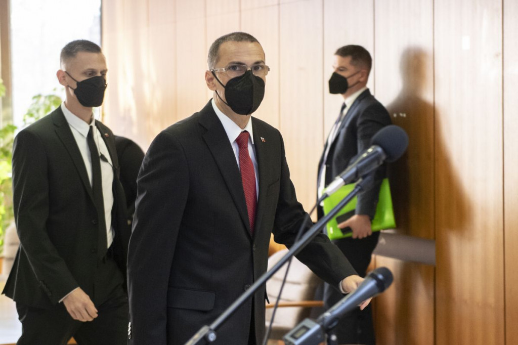 e05dfd17-626e-4d39-b190-c980b8cb2b5e