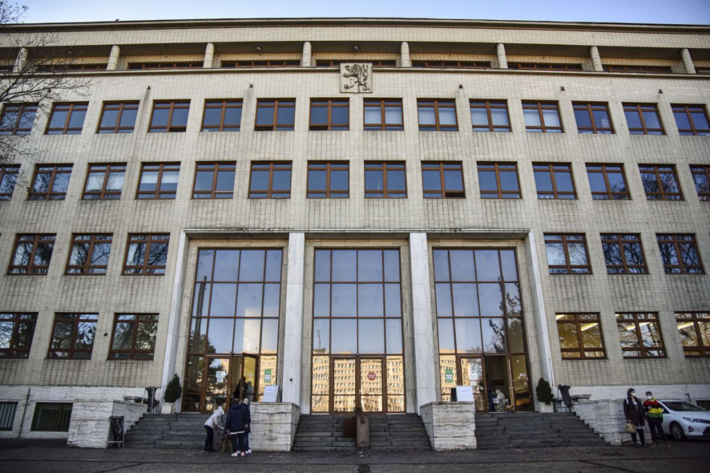 eddfbf42-c082-4c5b-87c4-7f4d81fd31ed