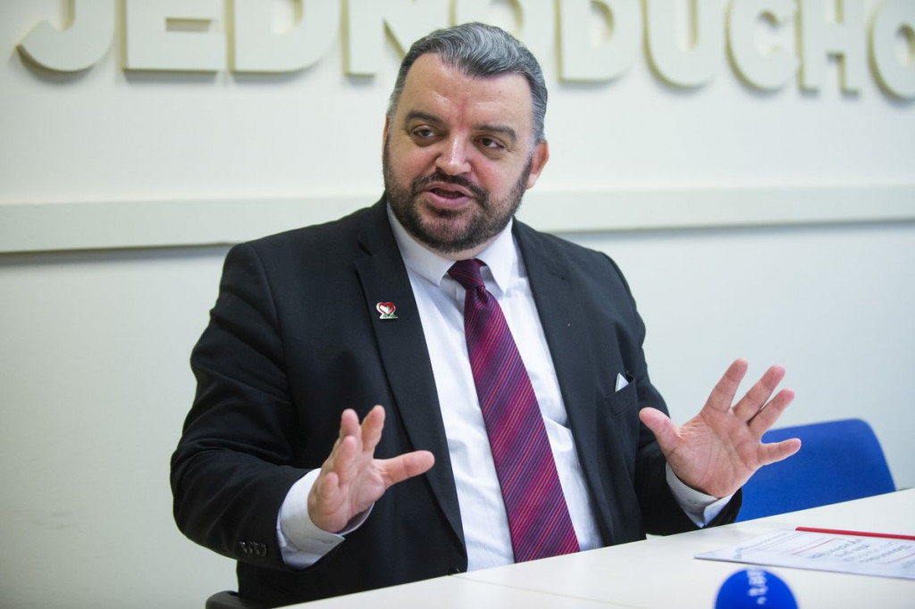 f0a4ef2b-86f6-4634-a4e5-65782f34cd57