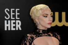 Lady Gaga na Critics Choice Awards 2022 v Los Angeles predviedla obrovský výstrih.
