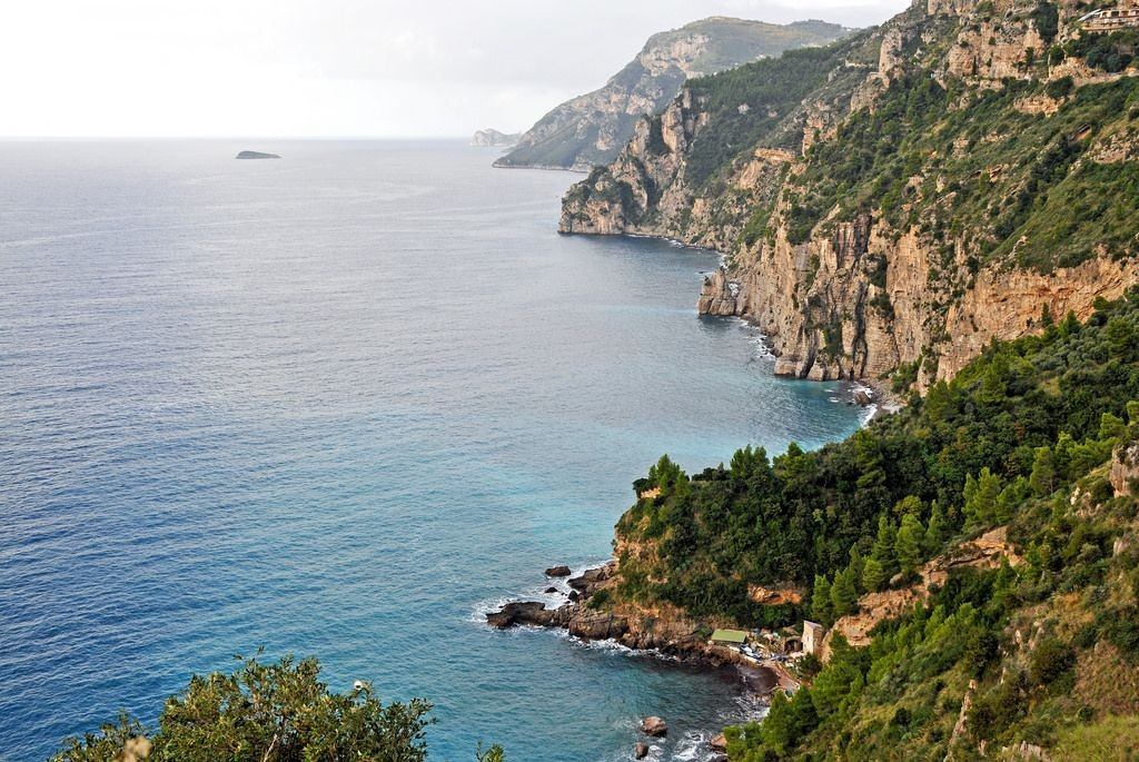 Taliansko by malo byť druhou najnavštevovanejšou krajinou Slovákov v tomto roku. Taliansko zároveň patrí k najnavštevovanejším krajinám sveta. Jednak má výhodnú polohu pri Stredozemnom mori, jednak sa pýši kultúrnymi pamiatkami i gastronómiou. Turisticky obľúbené sú tiež neďaleko ležiace ostrovy Sicília, Sardínia i Malta.