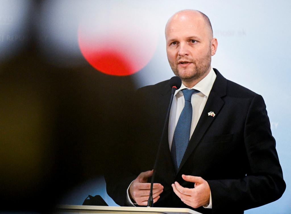 9dcb23bd-e9e2-4fed-bcc8-53f89c7e830c