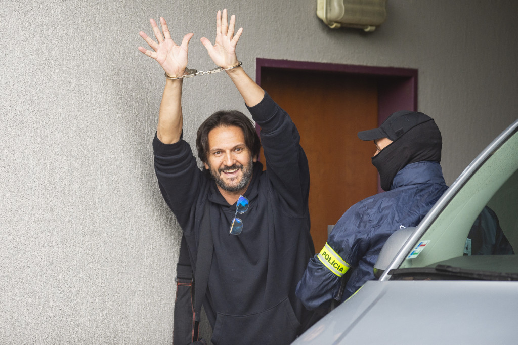 cd1bcab9-4ddf-464d-b4b2-4a563ed235cc