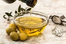 Vitamín K (fylochinón) – olivový, sójový a repkový olej, brokolica, špenát, petržlen 