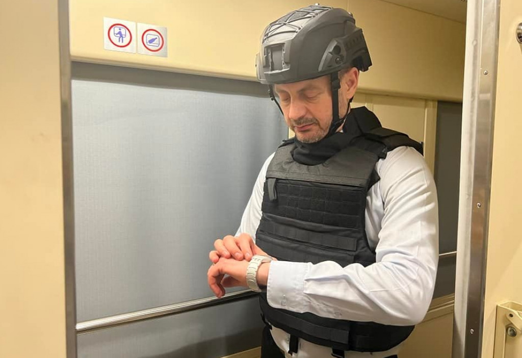 e1b22a8d-4654-4884-95a3-6bd24b280713