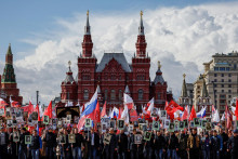 Dav na oslavách 77. výročia konca druhej svetovej vojny v Moskve.