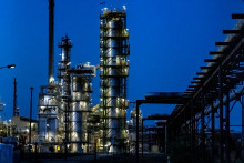 Priemyselné zariadenia ropnej rafinérie PCK Raffinerie v Nemecku.