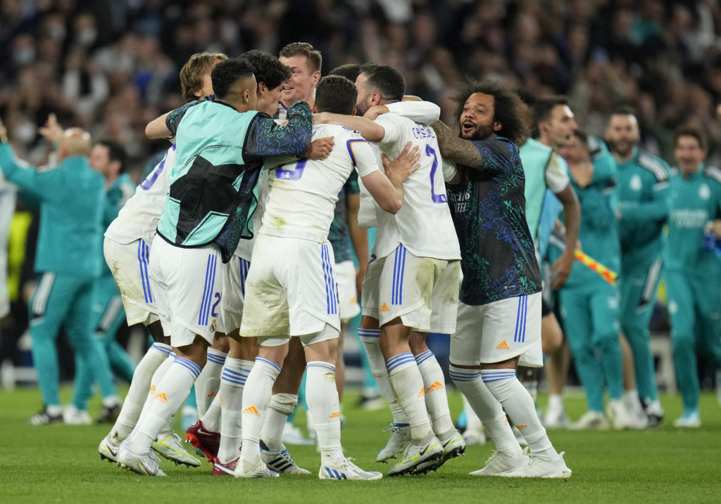 Futbalisti Realu Madrid sa tešia z výhry 3:1 v odvete semifinále Ligy majstrov Real Madrid - Manchester City v Madride. FOTO TASR/AP

