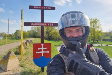 David Slovák precestoval Slovensko na elektrickej motorke za sedem dní.