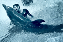 Margaret mala intímny pomer s delfínom