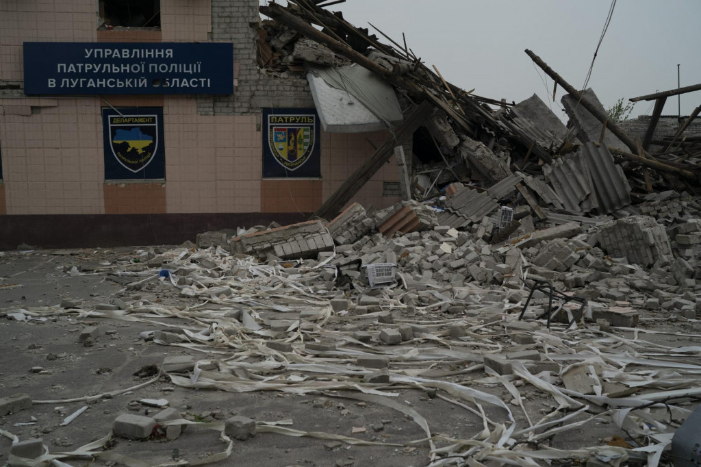 &lt;p&gt;Budova policajného oddelenia zničená ruským ostreľovaním v Luhanskej oblasti, ilustračný obrázok.&lt;/p&gt;