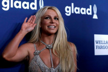 Spev&aacute;čka Britney Spears p&oacute;zuje na 29. v&yacute;ročnom odovzd&aacute;van&iacute; cien GLAAD Media Awards v Beverly Hills v Kalifornii, USA, 12. apr&iacute;la 2018. FOTO: REUTERS/Mario Anzuoni