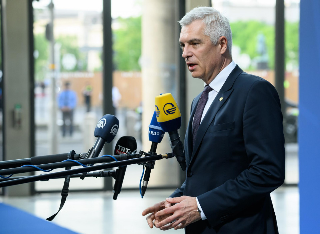 &lt;p&gt;Slovenský minister zahraničných vecí Ivan Korčok odpovedá na otázky novinárov počas príchodu na neformálne rokovanie šéfov diplomacií NATO v Berlíne v sobotu 14. mája 2022. FOTO: TASR/AP&lt;/p&gt;