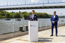 Minister dopravy Andrej Doležal počas uvedenia nových inšpekčných plavidiel Dopravného úradu v Bratislave. FOTO: TASR/Dano Veselský