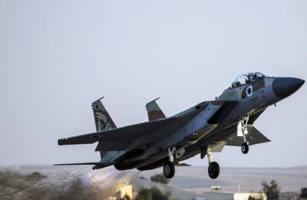 &lt;p&gt;Izraelská stíhačka F-15. FOTO: Reuters&lt;/p&gt;