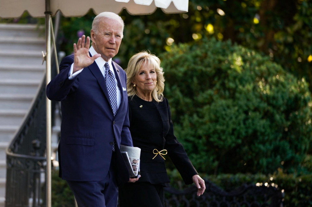 Americký prezident Joe Biden a prvá dáma Jill Biden vo Washingtone, USA, 17. mája 2022. FOTO: REUTERS/Elizabeth Frantz