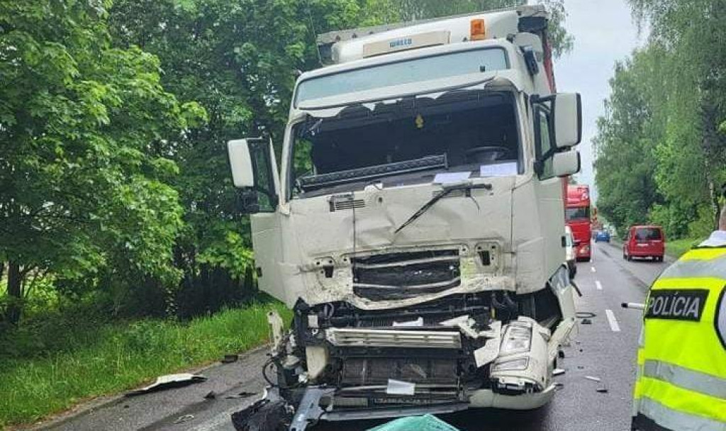 Nehoda kamiónov pri Žiline FOTO: Facebook/Polícia SR - Žilinský Kraj