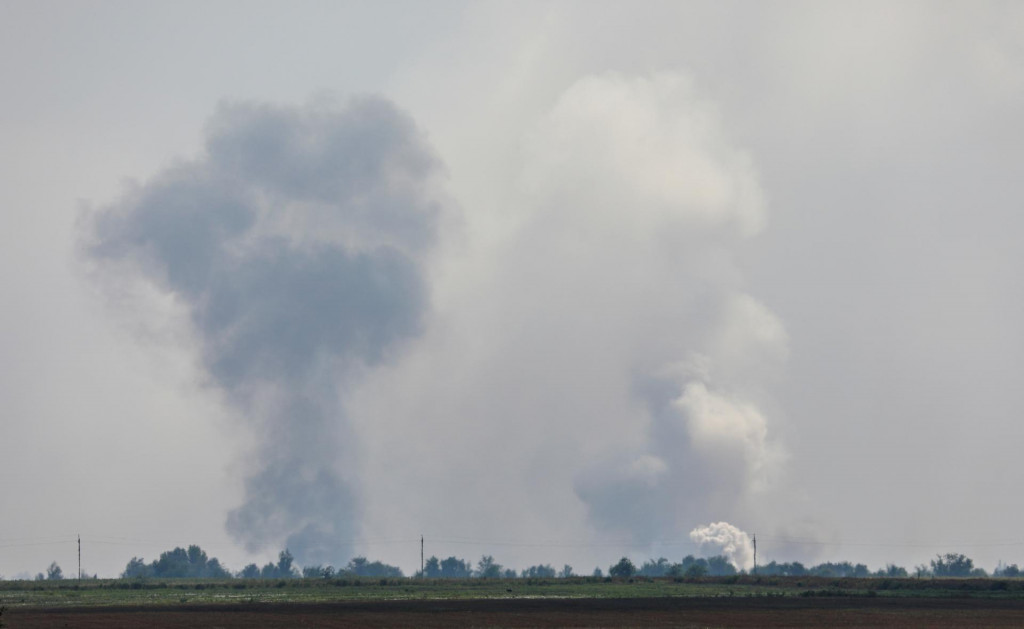 &lt;p&gt;Dym po výbuchu v dedine Mayskoye v okrese Džankoi, Krym, 16. augusta 2022. FOTO: REUTERS &lt;/p&gt;