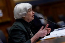 &lt;p&gt;Ministerka financií USA Janet Yellenová svedčí počas vypočutia Výboru pre finančné služby Snemovne reprezentantov USA vo Washingtone. FOTO: Reuters &lt;/p&gt;