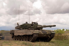 Tanky Leopard 2A4. 15 kusov posiela Nemecko ako dar Českej republike. FOTO: Reuters
