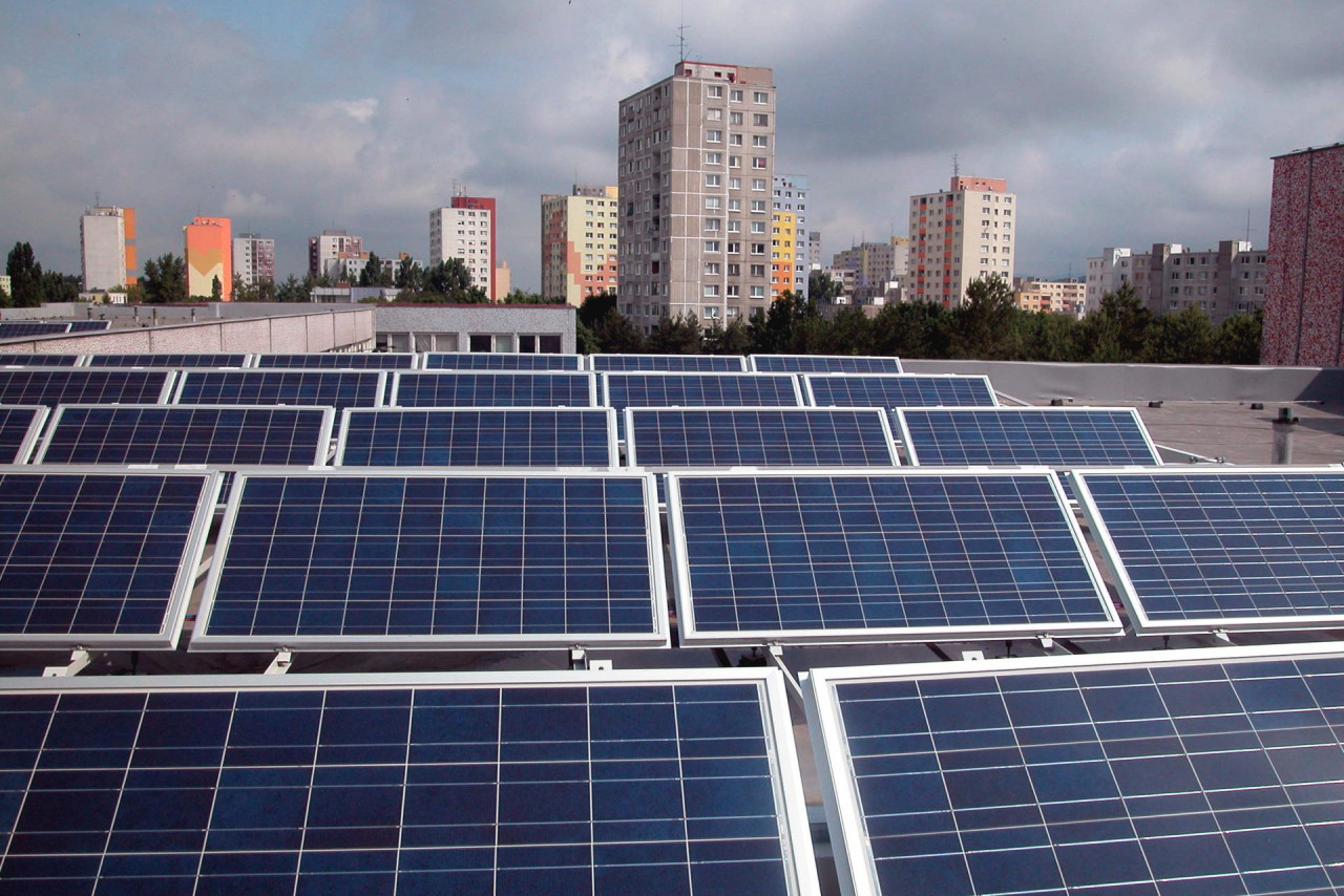 Únia má nový stámiliardový energetický plán. Na strechy pôjdu povinne solárne panely