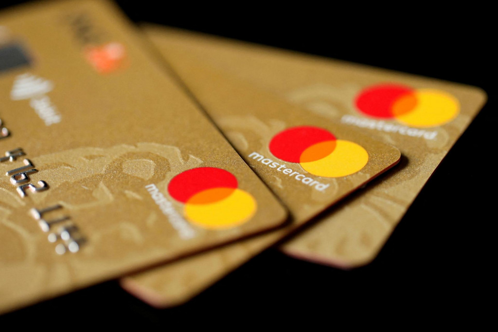 Kreditná karta spoločnosti Mastercard. FOTO: REUTERS