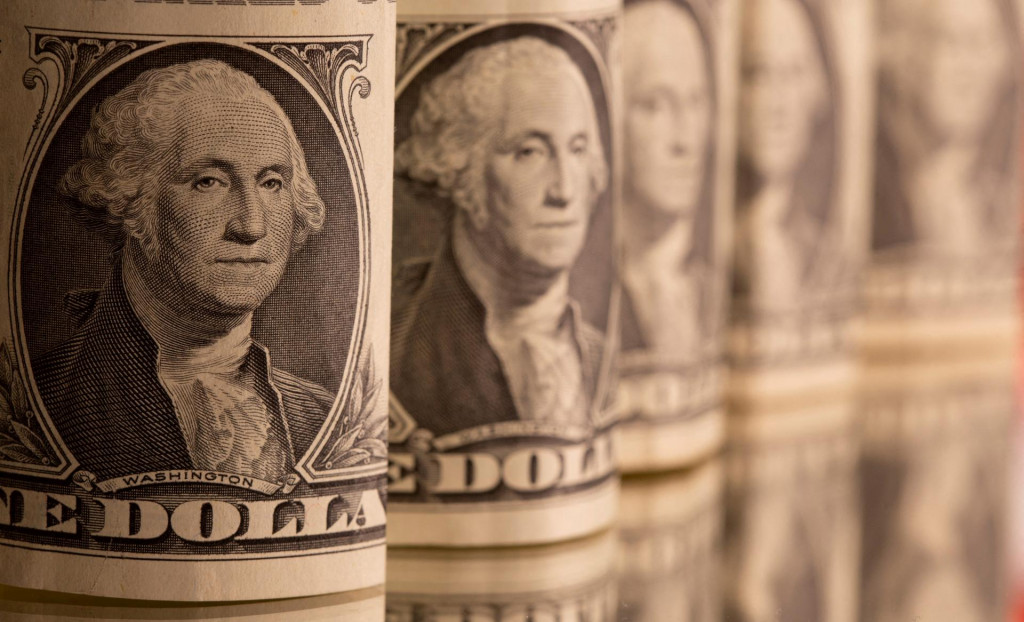 &lt;p&gt;Jednodolárové bankovky USA na ktorých je zobrazený George Washington. FOTO: Reuters &lt;/p&gt;