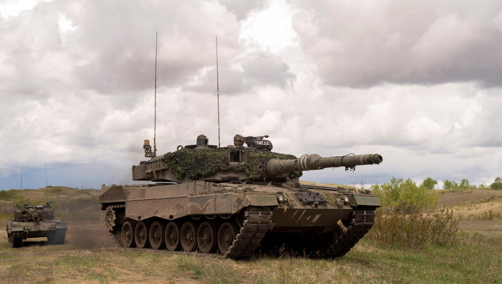 &lt;p&gt;Tanky Leopard 2A4. 15 kusov posiela Nemecko ako dar Českej republike. FOTO: Reuters &lt;/p&gt;