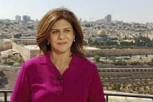 Zosnulá palestínska novinárka Šírín abú Aklaová v Jeruzaleme. FOTO: TASR/AP