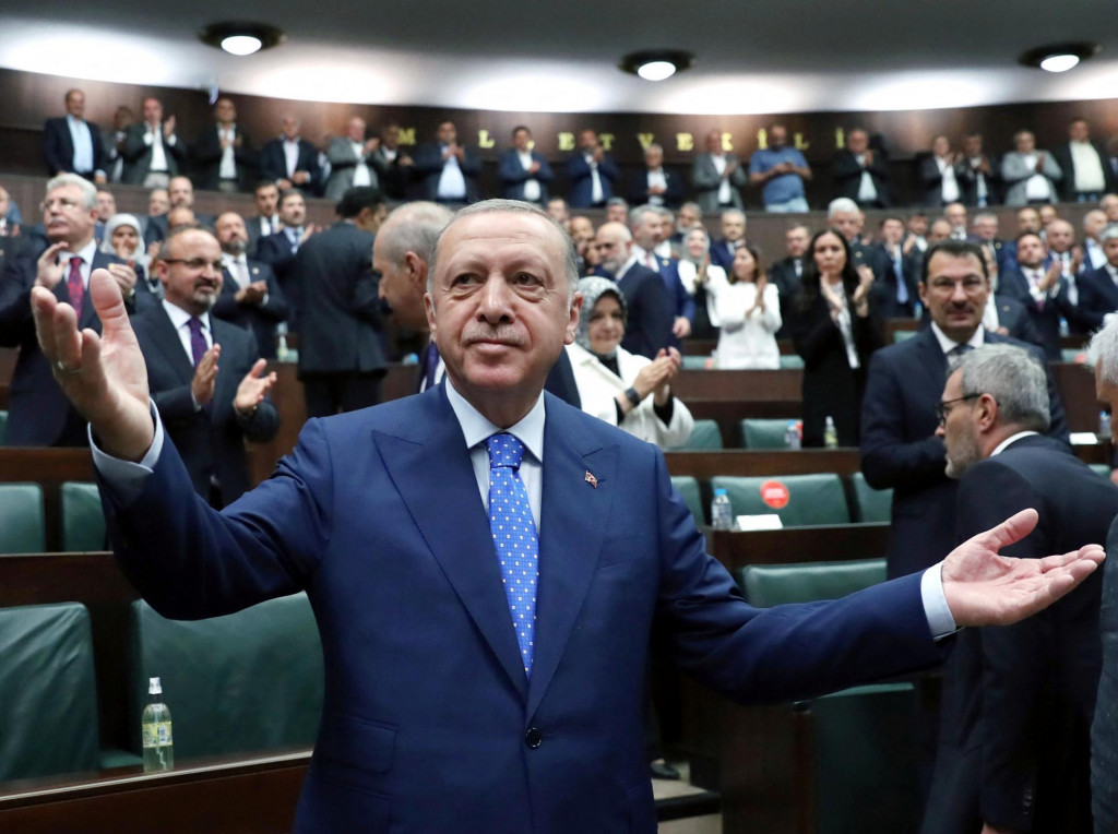 Turecký prezident Erdogan zjavne verí, že vďaka vetu sa mu podarí dosiahnuť ústupky. FOTO: Reuters.