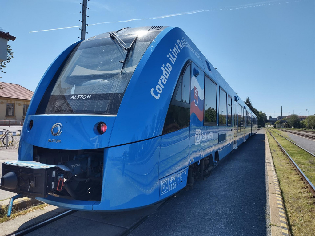 Na Slovensko dorazil vod&iacute;kov&yacute; vlak. FOTO: HN/Tom&aacute;&scaron; Garai