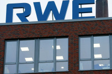 &lt;p&gt;Logo nemeckej energetickej spoločnosti RWE. FOTO: REUTERS&lt;/p&gt;