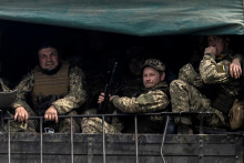 Ukrajinskí vojaci počas ruskej invázie v Donetskej oblasti. FOTO: REUTERS