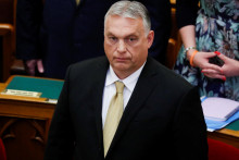 Maďarský premiér Viktor Orbán skladá prísahu v parlamente.