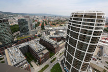 Sky Park - architektka Zaha Hadid, Bratislava, Jurkovičova tepláreň, pohľad z terasy, SNÍMKA: Peter Mayer