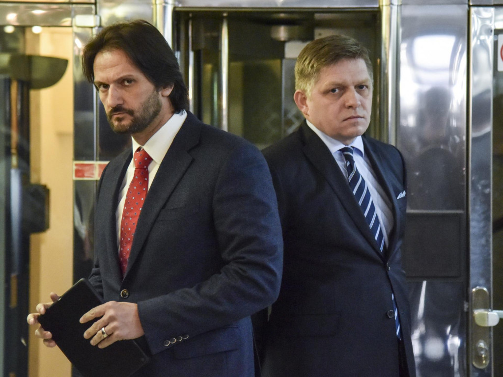 Na sn&iacute;mke sprava Robert Fico a Robert Kaliň&aacute;k.

FOTO: TASR/P. Zachar