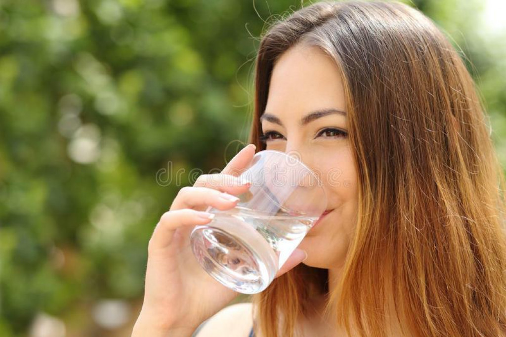 Dehydratácia môže vyvolať kolaps organizmu, preto je nutné jeho príjem tekutín sledovať.