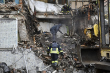 &lt;p&gt;Zničená budova na Ukrajine. FOTO: TASR/AP&lt;/p&gt;
