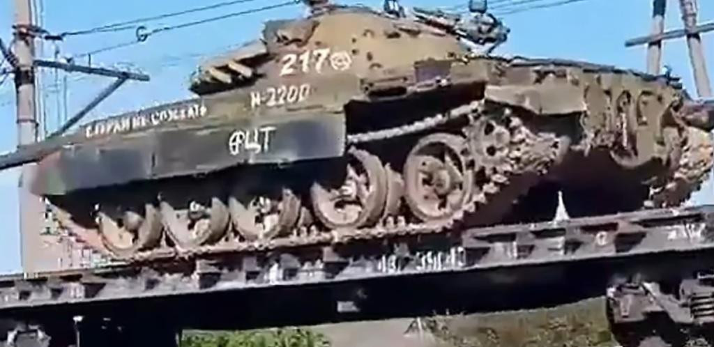 &lt;p&gt;Video zachytilo prevoz starých ruských tankov T-62. FOTO: Reprofoto/YouTube&lt;/p&gt;