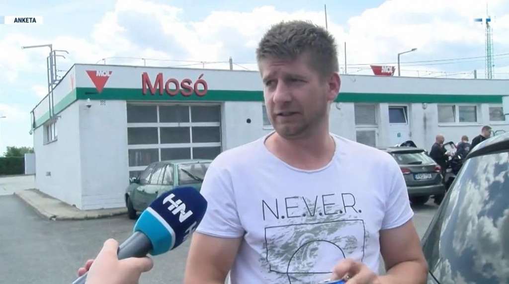 Report&aacute;ž z maďarskej benz&iacute;nky. FOTO: Reprofoto/HNtelev&iacute;zia