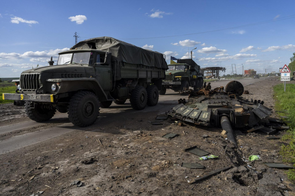 Ukrajinské armádne vozidlá. FOTO: TASR/AP


