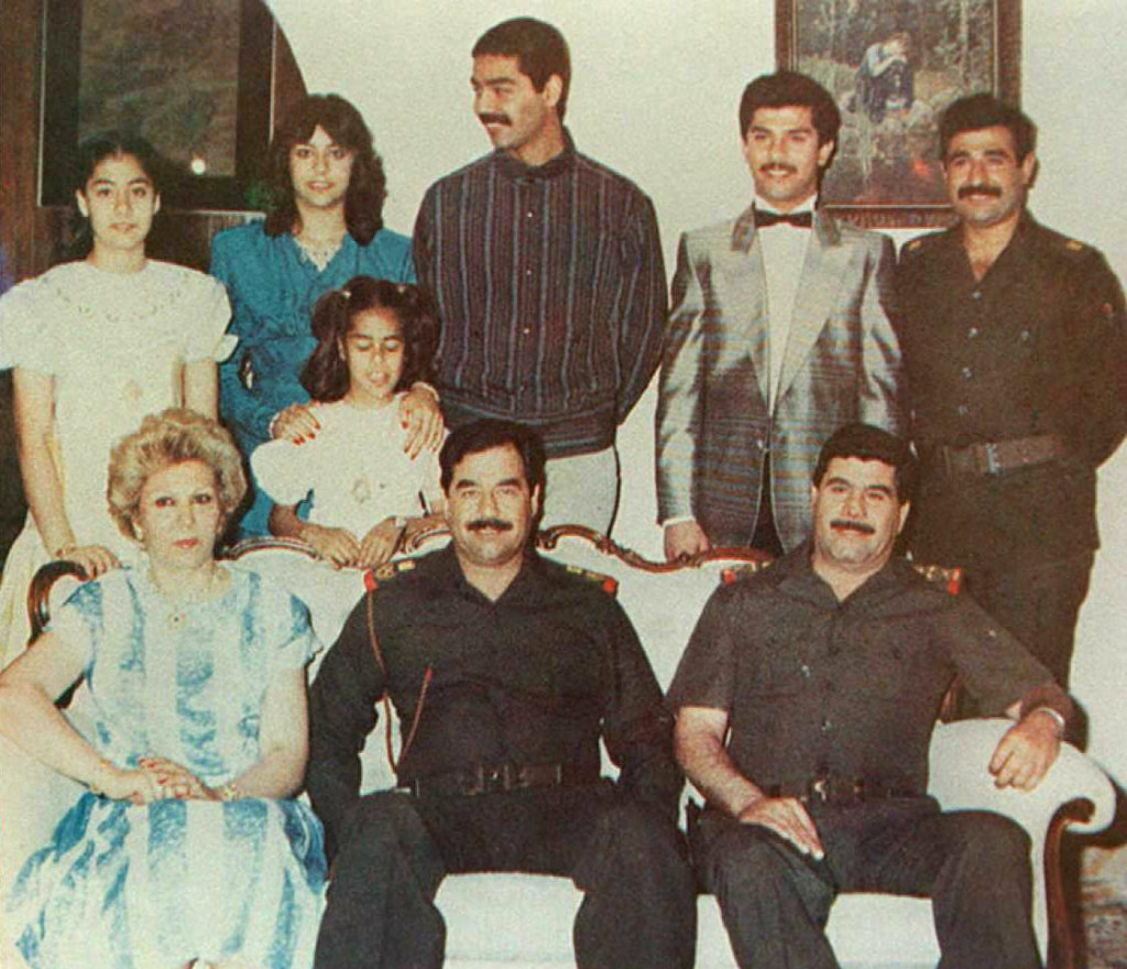 Saddám Hussajn s rodinou v Bagdade.