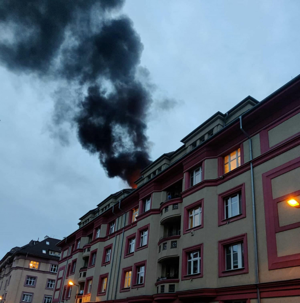 &lt;p&gt;Požiar na Americkej ulici v Bratislave. FOTO: HN/Natália Silenská&lt;/p&gt;