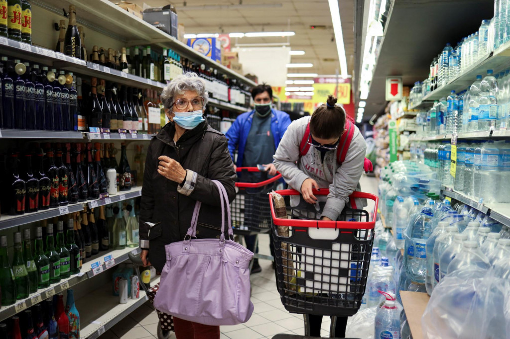 &lt;p&gt;Ceny potravín aj služby výrazne ovpyvňujú tempo inflácie. FOTO: Reuters &lt;/p&gt;