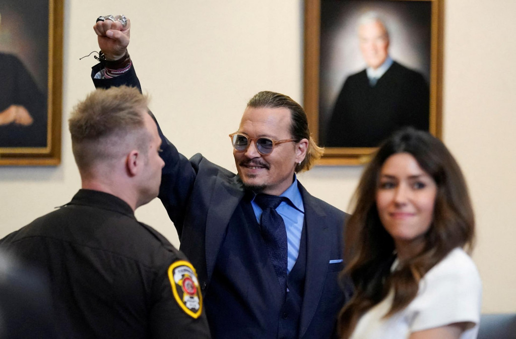 Johny Depp so svojou právničkou.