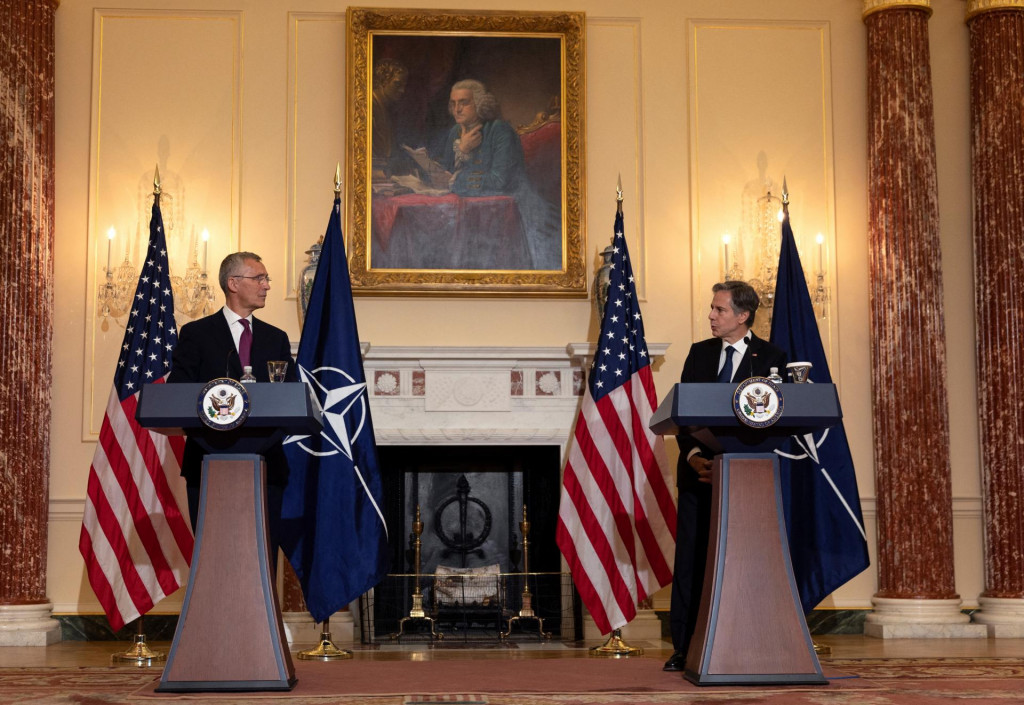 &lt;p&gt;Americký minister zahraničných vecí Antony Blinken a generálny tajomník NATO Jens Stoltenberg. FOTO: Reuters &lt;/p&gt;