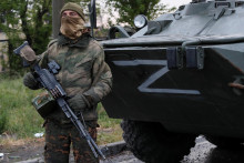 &lt;p&gt;Príslušník proruských jednotiek. FOTO: REUTERS &lt;/p&gt;
