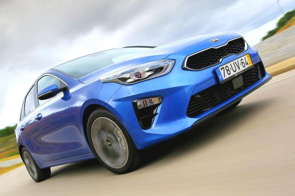 Časť &aacute;ut pon&uacute;kan&yacute;ch na predaj na Slovensku sa v skutočnosti nach&aacute;dza v zahranič&iacute;.